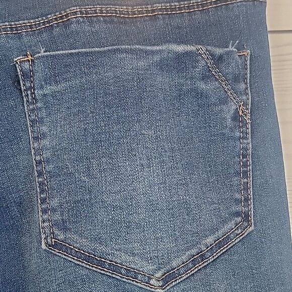 Royalty blue denim straight leg jeans floral embroidery Women's Size 12 - Picture 8 of 14